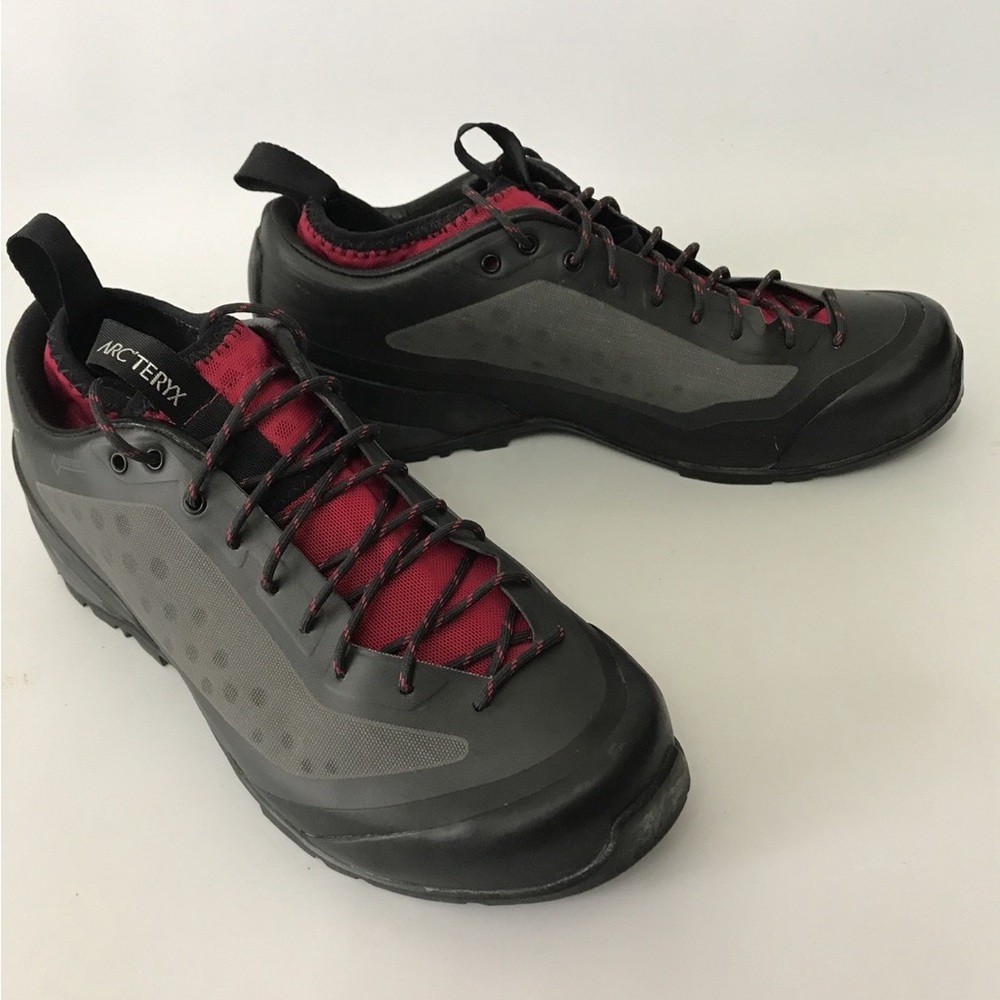 Arc'teryx Women's Black and Red Approach Shoes